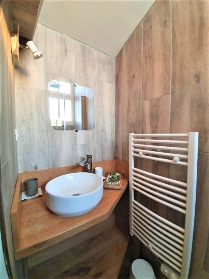 Duplex lumineux dans le centre ville d'Arles Extérieur photo